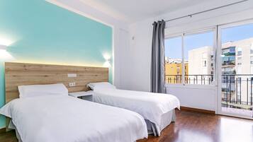 Comfort Twin Room | Desk, laptop workspace, blackout curtains, free WiFi