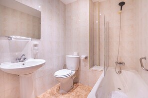 Free toiletries, hair dryer, towels, soap - BLUESEA Torremolinos Centro (Torremolinos)