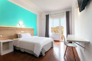 Desk, laptop workspace, blackout drapes, free WiFi - BLUESEA Torremolinos Centro (Torremolinos)