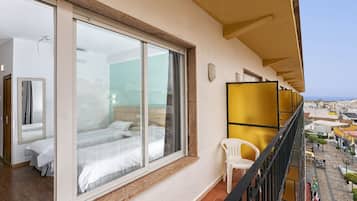Deluxe-Doppelzimmer, Stadtblick | Terrasse/Patio