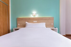 Desk, laptop workspace, blackout drapes, free WiFi - BLUESEA Torremolinos Centro (Torremolinos)