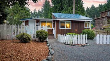 House (2 Bedrooms) | Front of property