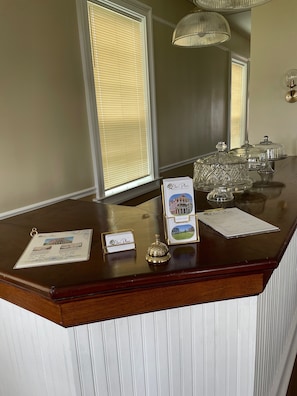 Check-in/check-out kiosk