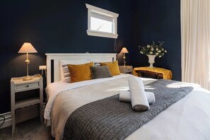 4 bedrooms, WiFi, bed sheets