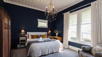 4 bedrooms, WiFi, bed sheets