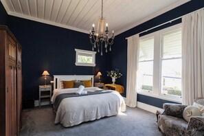 4 bedrooms, WiFi, bed sheets