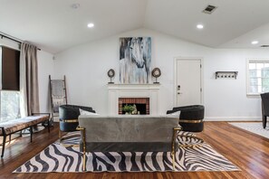 Interior - Charming 3BR Tech Terrace • Walk to TTU Campus (Lubbock)