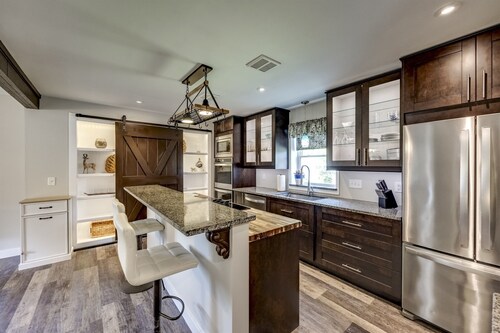 Fortside Comfort~3 BR~Gourmet Kitchen~Pet Friendly