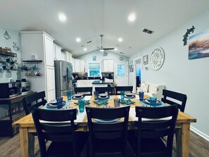 Dining - Golf Getaway - 3 Little Starfish Cove Beach Retreat w/ FREE Golf Cart (Pawleys Island)