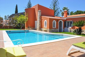 Outdoor pool - Villa Cari Golf (Loulé)