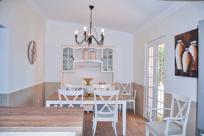 Dining - Villa Cari Golf (Loulé)