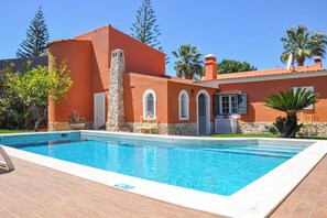 Outdoor pool - Villa Cari Golf (Loulé)
