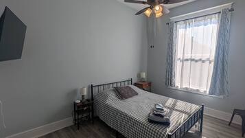 1 bedroom, free WiFi, bed sheets