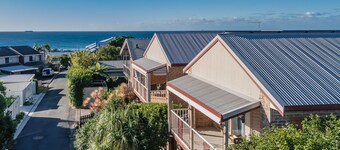 Orient Lane On The Hill - Stylish 3-Bedroom Retreat with Ocean Views in Original Kingscliff Village
