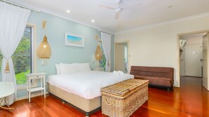 2 bedrooms, iron/ironing board, free WiFi, bed sheets - Ocean View 2 BED - Top-Floor Beachfront Bliss with Stunning 180° Ocean Vistas (Kingscliff)