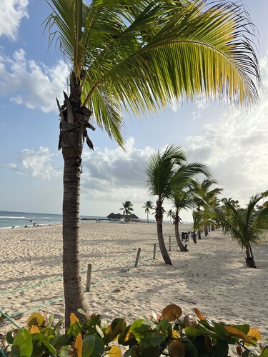 Luxury 3-bed -Jacuzzi villa with WiFi and AC in Juan Dolio