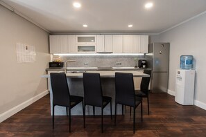 Basic Apartment | Private kitchen - Midtown Sibiu - Cozy Apartment in Sibiu (Sibiu)