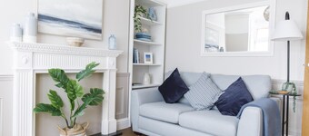 The Grove Apartment With Free on Street Parking