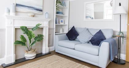 The Grove Apartment With Free on Street Parking