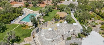 TD Trulli Amabilia Design Luxury Trulli w Pool