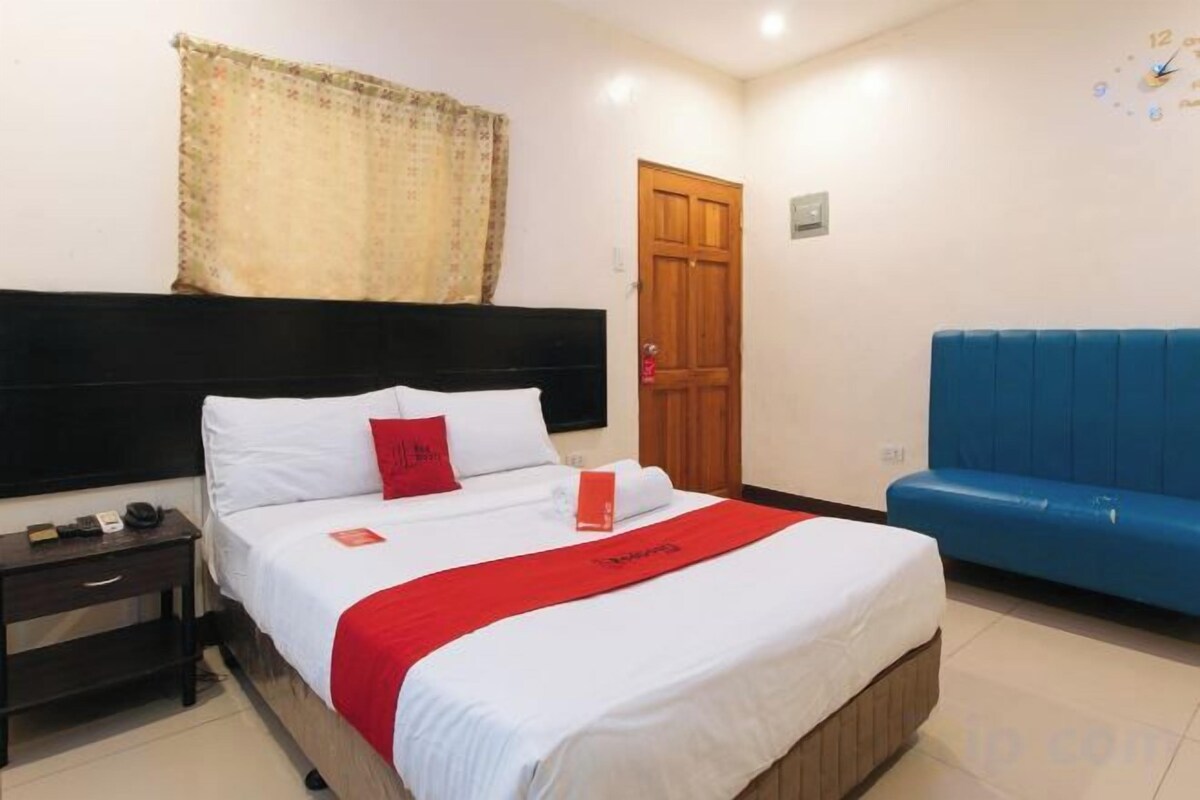 RedDoorz Room