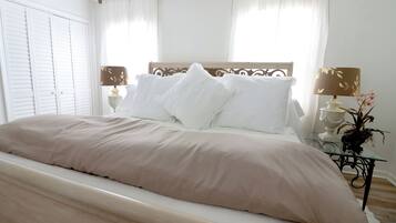 2 Schlafzimmer, BĂŒgeleisen/BĂŒgelbrett, WLAN, BettwĂ€sche