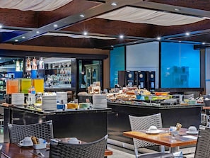 Apartment | Dining