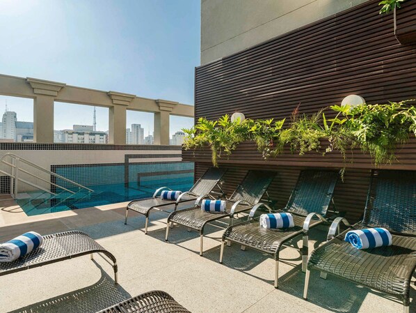 Apartment | Kolam renang | Kolam renang terbuka