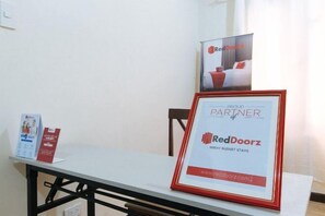 Lobby - Reddoorz Hostel Baguio Tourist Cabin (Baguio)