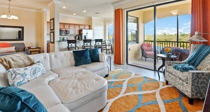 Charming Top Floor 2-bedroom condo in Treviso Bay with Winter Golf Membership