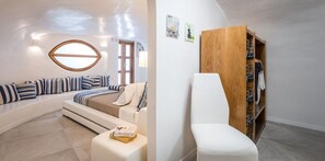 1 bedroom, in-room safe, iron/ironing board, free WiFi