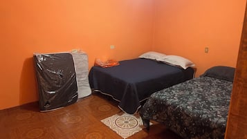 3 chambres, fer et planche Ă  repasser, Wi-Fi, draps fournis