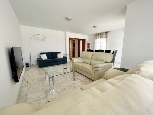 Villa - Sleeps 6 - Pool - Pets Ok - Parkin