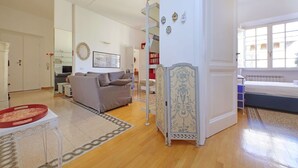 2 bedrooms, desk, iron/ironing board, travel crib - Parioli, Bright And Quiet 2BR Apartment By Halldis (Rome)