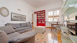 TV - Parioli, Bright And Quiet 2BR Apartment By Halldis (Rome)
