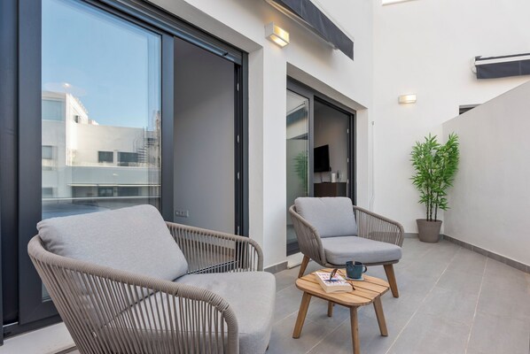 Terrace/patio - Casa Los Vecinos - Luxury Rooftop Penthouse (Estepona)