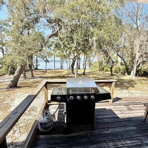 Terrace/patio - Apalachicola Bay Front 2mins from Boat ramp (Eastpoint)