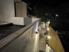 Property grounds - Charming upper level 2-bedroom house in tranquil Panadura with WiFi, AC (Panadura)