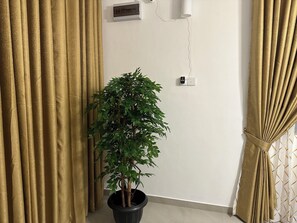 Interior - Charming upper level 2-bedroom house in tranquil Panadura with WiFi, AC (Panadura)