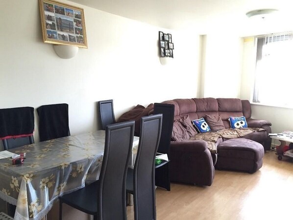 Interior - delightful stay in our charming 2-bedroom house (London)