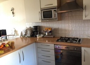 Private kitchen - delightful stay in our charming 2-bedroom house (London)