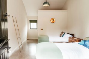5 室のベッドルーム、WiFi、ベッドシーツ