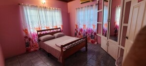 4 bedrooms, iron/ironing board, WiFi, bed sheets - Cast Away Villa, where we make you feel like you're in your home away from home. (San Fernando)