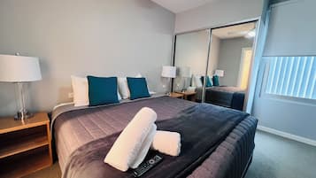 2 bedrooms, iron/ironing board, free WiFi, bed sheets