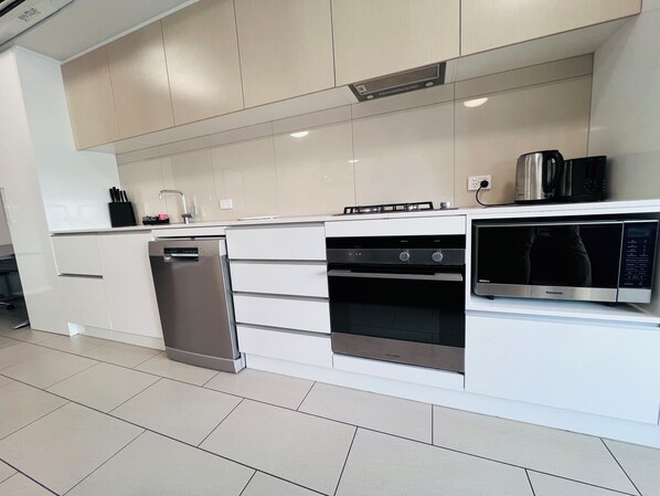 Microwave, oven, dishwasher