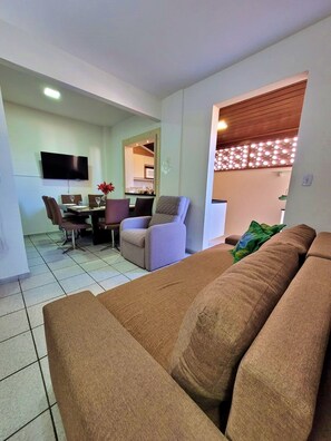 Smart TV, books, stereo