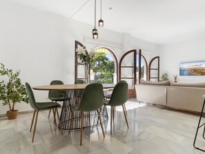 Dining - Apartment in Andalucía del Mar for 4 people | ADM- 9-105 (Puerto Banús - Marbella)