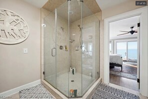 Shower, hair dryer, towels, soap - Historic Lakefront Home with Amazing Views of Lake Erie! (Eastlake)