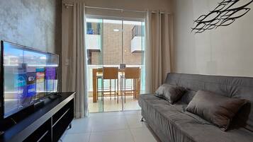 43-tums smart-tv med digitalkanaler, Netflix och streamingtjänster