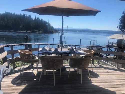 Unique and peaceful beach access getaway on Quadra Island. Outstanding view